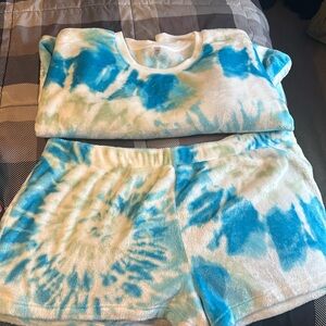 Juniors' Plus Size SO® Plush Pajama
Top & Pajama Shorts Set